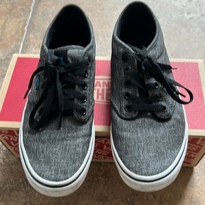 Vans Atwood boys canvas sneaker in black/gray size 6.5